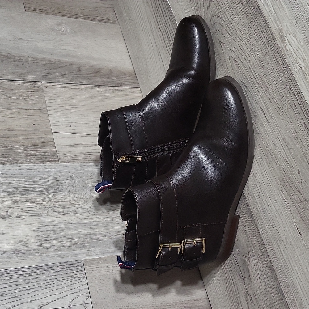 Tommy Hilfiger Womens 7.5M Julie3 Brown‎ Ankle Booties Zippered Biker Moto